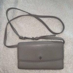 Tory Burch Robinson Pebbled mini flap wallet